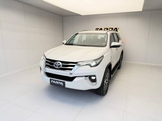 TOYOTA HILUX SW4 2.8 SRX 4X4 16V TURBO INTERCOOLER DIESEL 4P AUTOMÁTICO TOYOTA HILUX SW4 2.8 SRX 4X4 16V TURBO INTERCOOLER DIESEL 4P AUTOMÁTICO